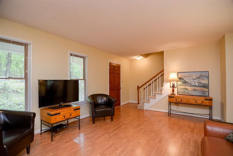 4025 Old Sturbridge Ln, Apex, NC 27539