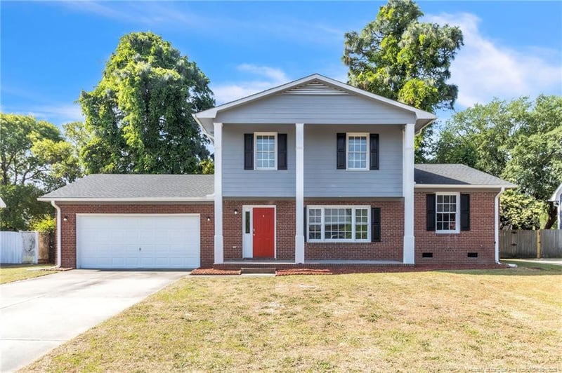 4025 Polk Dr, Hope Mills, NC 28348
