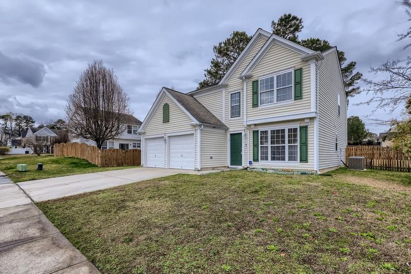 4025 Viewmont Dr, Raleigh, NC 27610