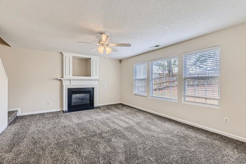 4025 Viewmont Dr, Raleigh, NC 27610