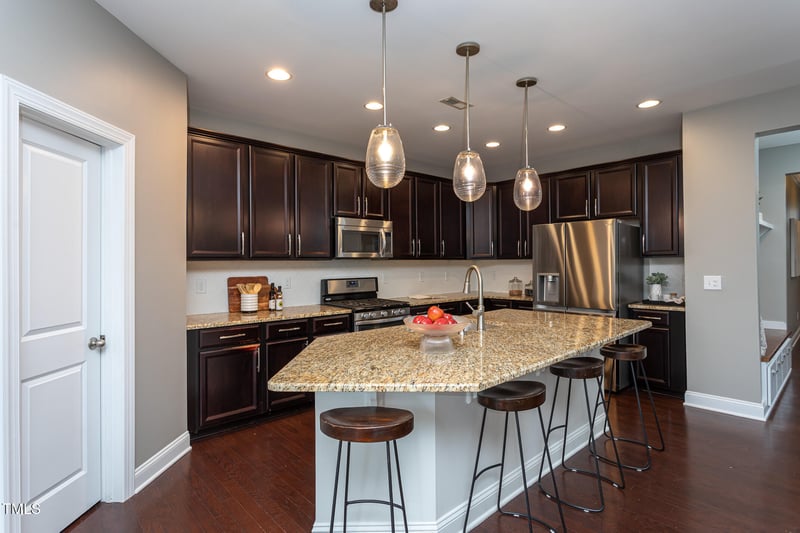 4026 Overcup Oak Ln, Cary, NC 27519