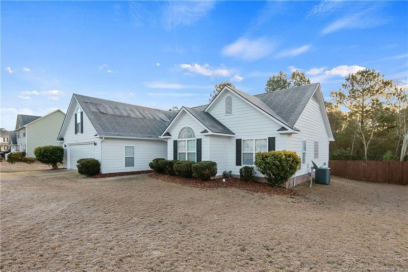 4027 Batesburg Dr, Hope Mills, NC 28348