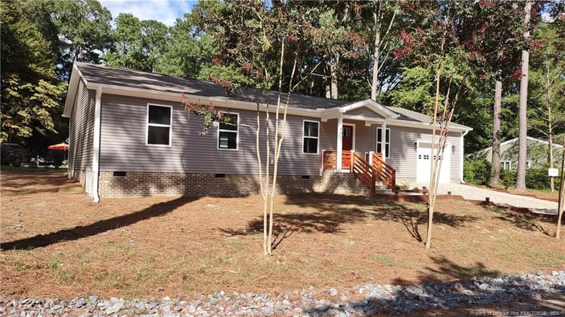 4027 Deer Track Trl, Sanford, NC 27332