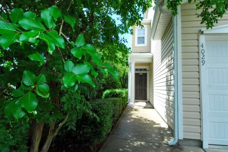 4029 Remington Oaks Cir, Cary, NC 27519