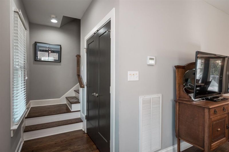 403 Bart St, Raleigh, NC 27610