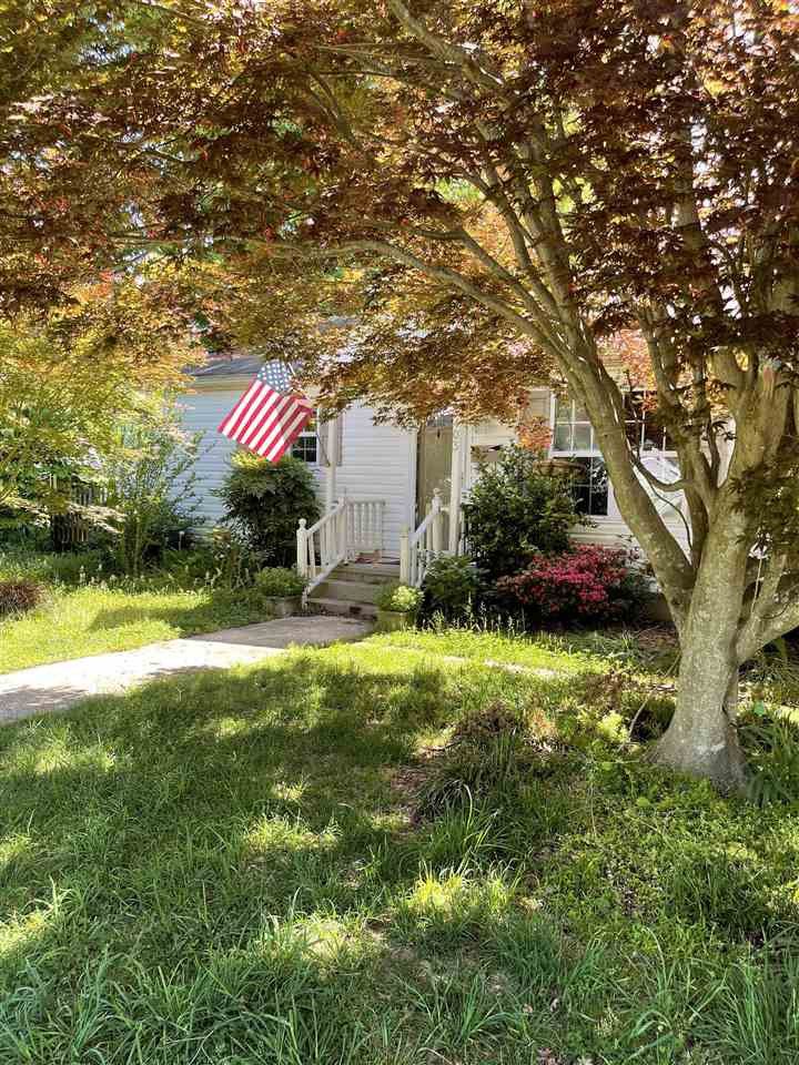 403 N Charles St, Mebane, NC 27302