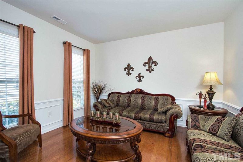 403 Chime Ct, Cary, NC 27519