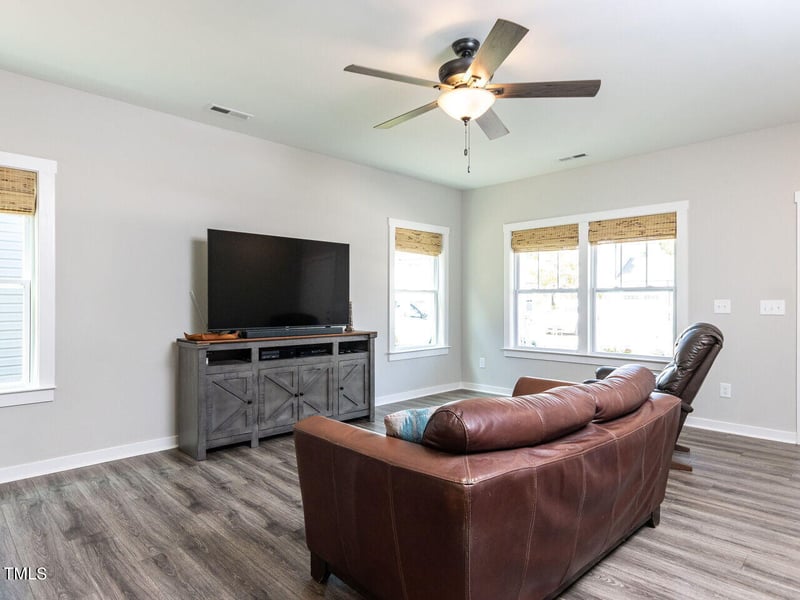 403 Curling Creek Dr, Clayton, NC 27527