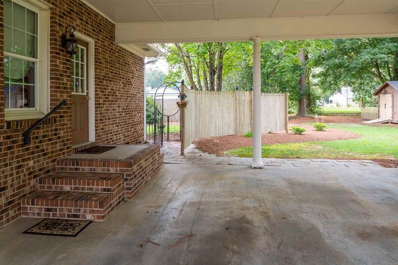 403 E D St, Erwin, NC 28339