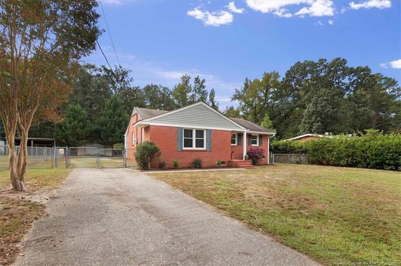 403 Durant Dr, Fayetteville, NC 28304