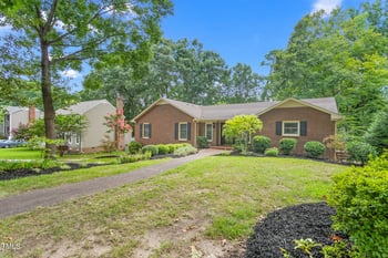 403 Edinburgh Dr, Burlington, NC 27215