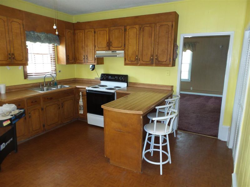 403 W F St, Erwin, NC 28339