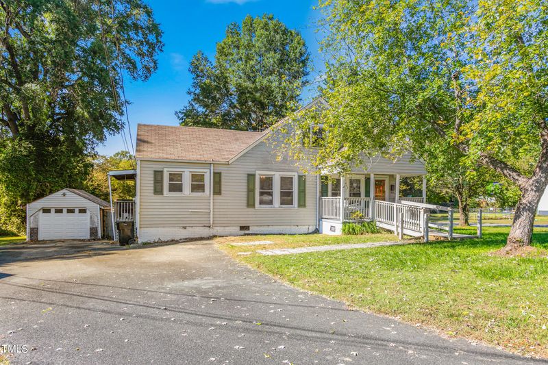 403 Hawthorne Ln, Burlington, NC 27215