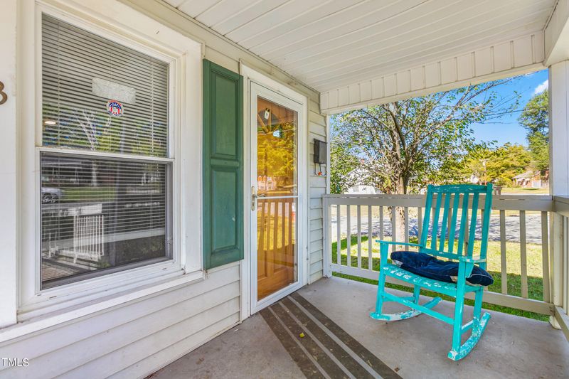 403 Hawthorne Ln, Burlington, NC 27215