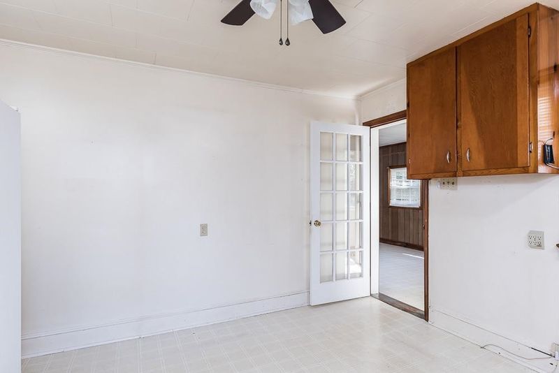 403 W King St, Hillsborough, NC 27278