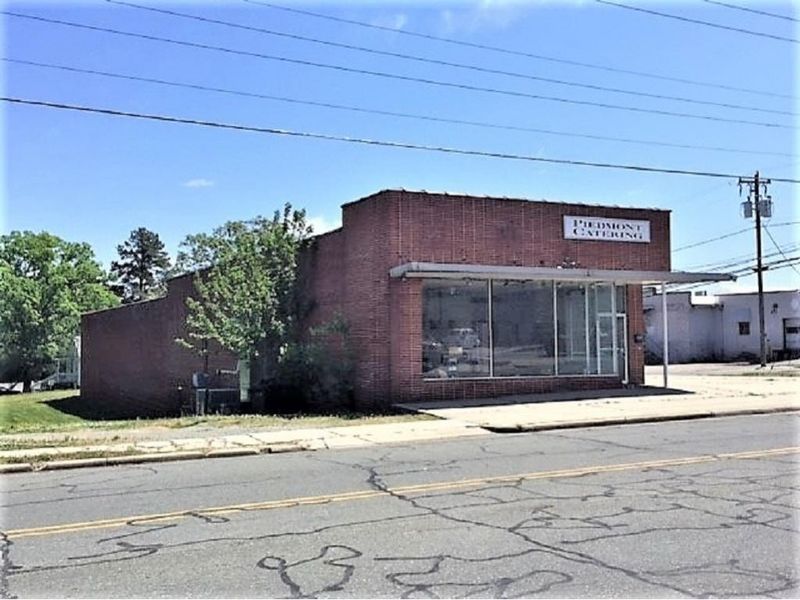403 N Main St, Burlington, NC 27217