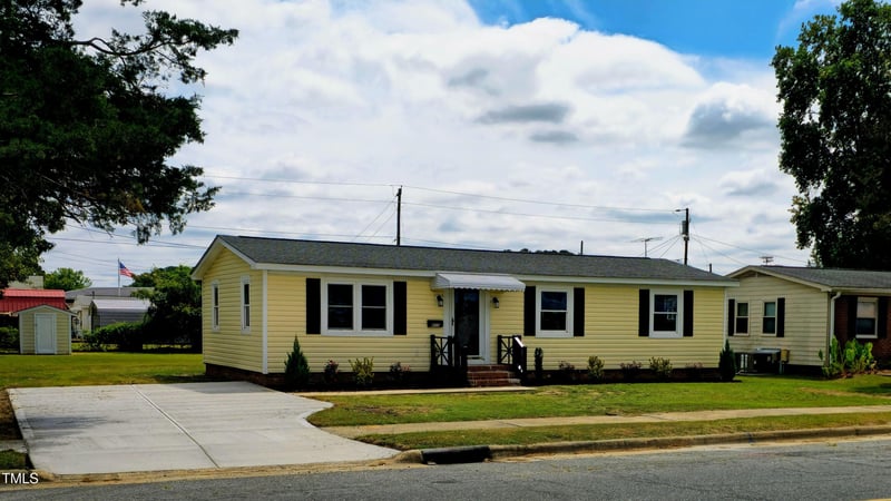 403 Market St, Benson, NC 27504