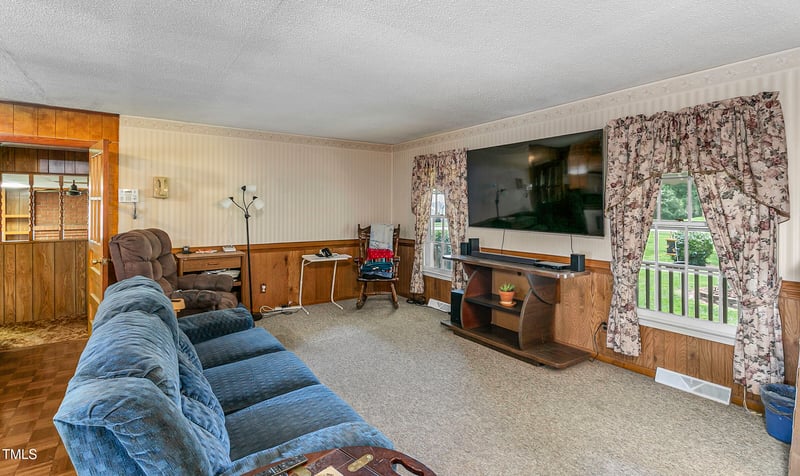 403 Mcpherson Dr, Mebane, NC 27302