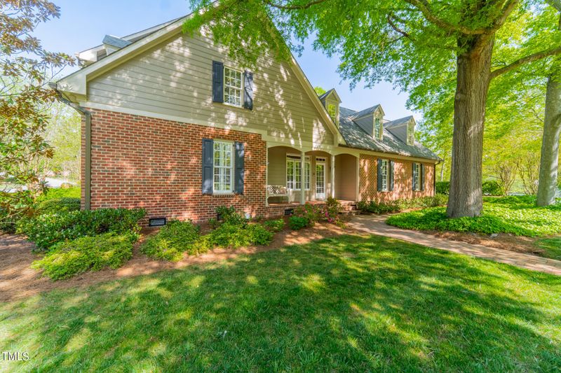 403 Meadowood Dr, Burlington, NC 27215
