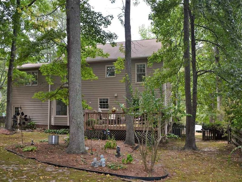 403 Pinewood Dr, Apex, NC 27502