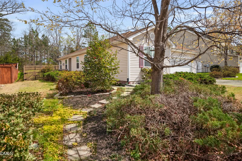 403 Ravenstone Ln, Durham, NC 27703