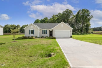 403 Saint Clair Dr, Fuquay Varina, NC 27526