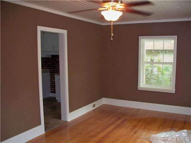 403 N Sharpe St, Selma, NC 27576