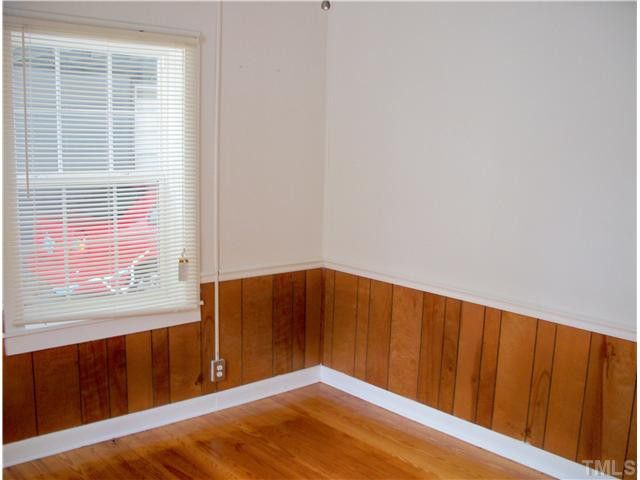 403 N Sharpe St, Selma, NC 27576