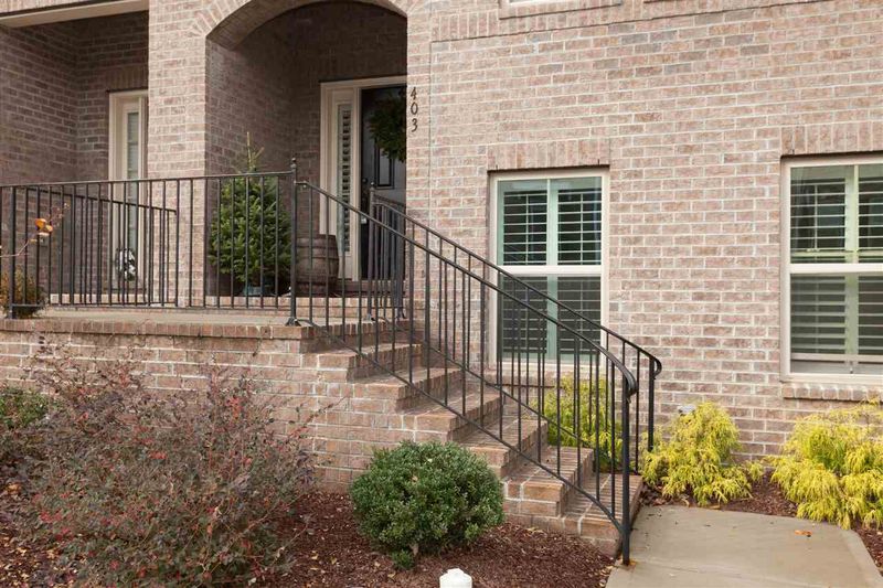 403 N Tunstall Ave, Apex, NC 27502