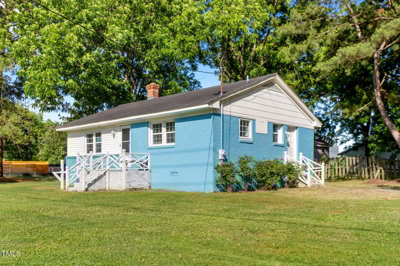 403 Webb St, Selma, NC 27576