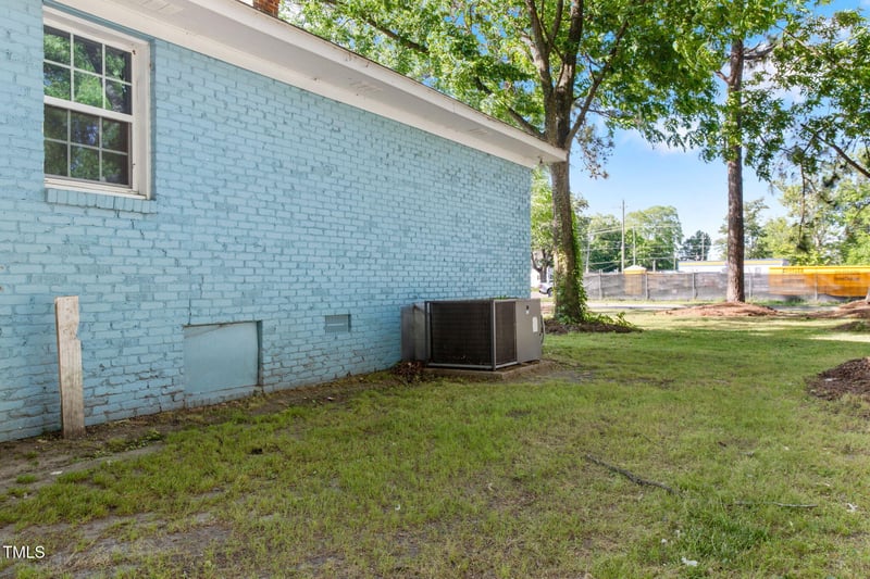 403 Webb St, Selma, NC 27576
