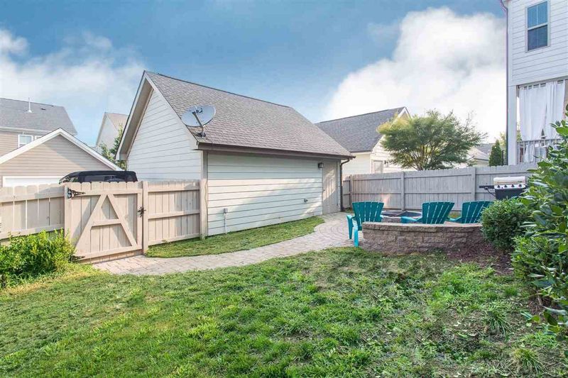 4030 Overcup Oak Ln, Cary, NC 27519