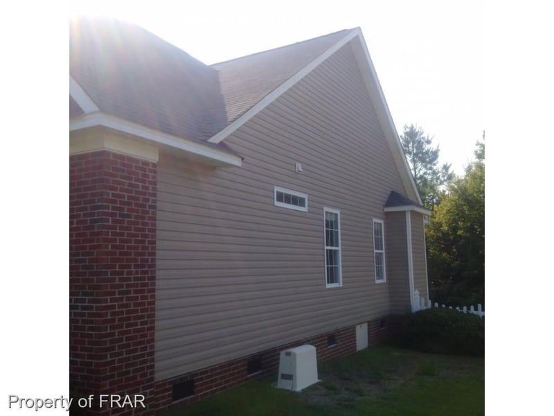 4031 Batesburg Dr, Hope Mills, NC 28314