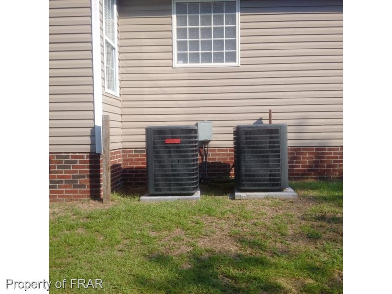 4031 Batesburg Dr, Hope Mills, NC 28314