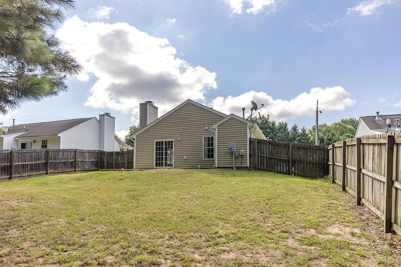 4032 Pearl Rd, Raleigh, NC 27610