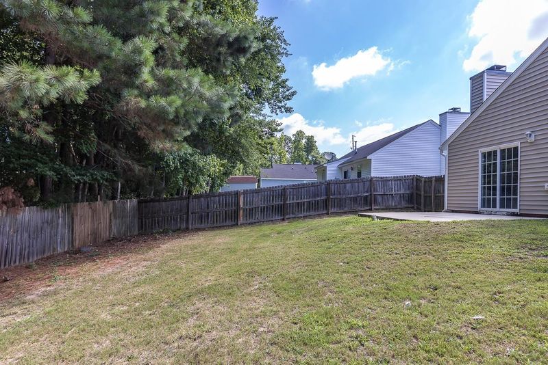 4032 Pearl Rd, Raleigh, NC 27610