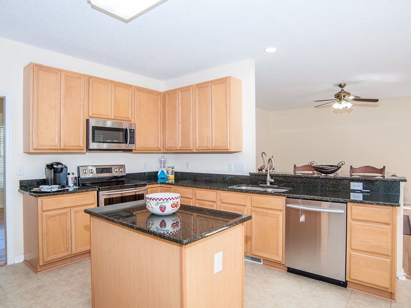 4032 Winecott Dr, Apex, NC 27502