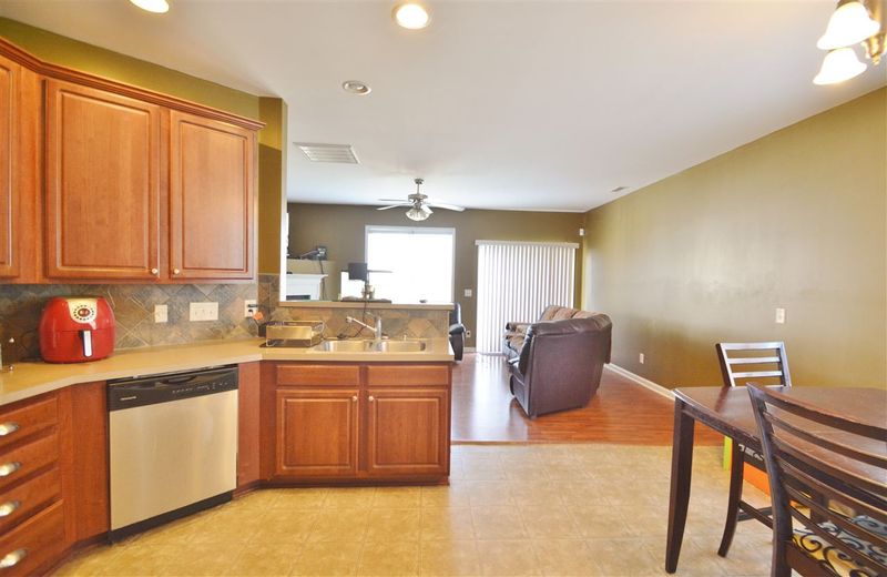 4035 Comrie Ln, Burlington, NC 27215