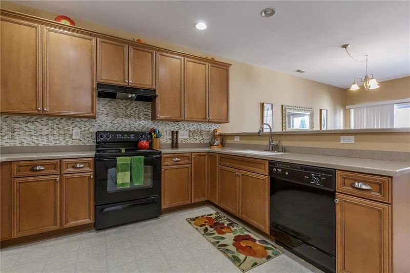 4036 Comrie Ln, Burlington, NC 27215