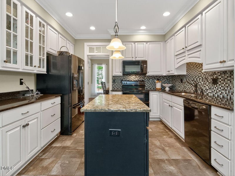4036 Ridgebrook Bluffs Dr, Raleigh, NC 27603