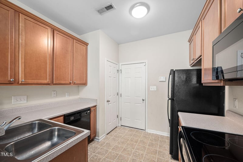 4038 Patriot Ridge Ct, Raleigh, NC 27610