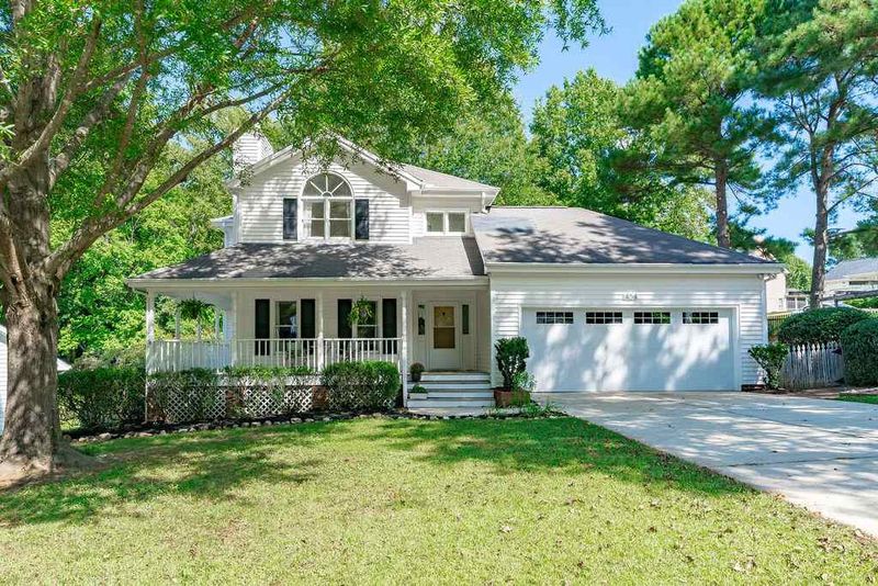 404 10th Ave, Holly Springs, NC 27540