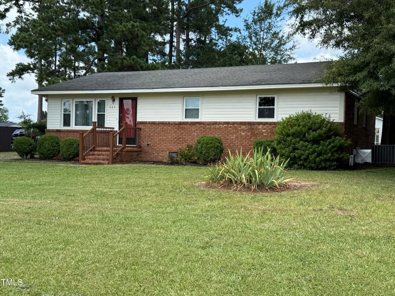 404 A St, Erwin, NC 28339