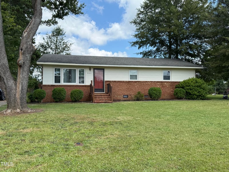 404 A St, Erwin, NC 28339