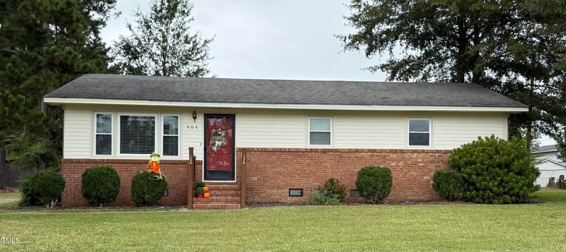 404 A St, Erwin, NC 28339