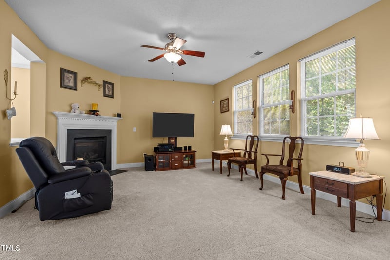 404 Ashburn Ln, Durham, NC 27703