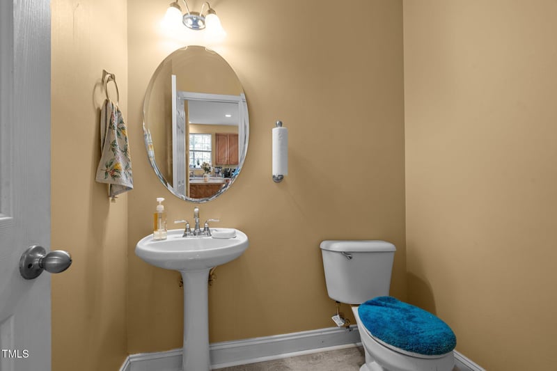 404 Ashburn Ln, Durham, NC 27703