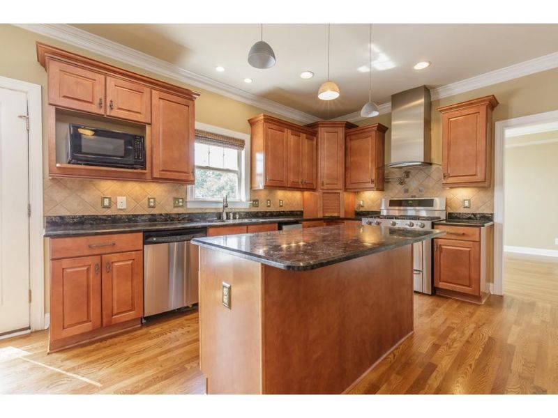 404 Benjamin, Burlington, NC 27215