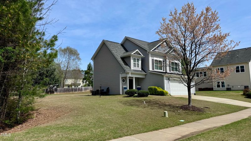 404 Braxman Ln, Holly Springs, NC 27540