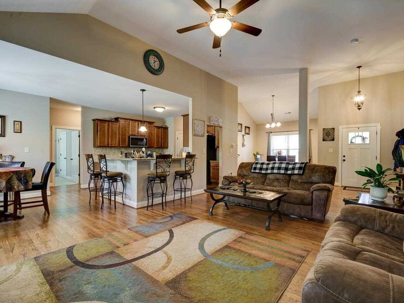 404 Brazil Nut Ln, Smithfield, NC 27577